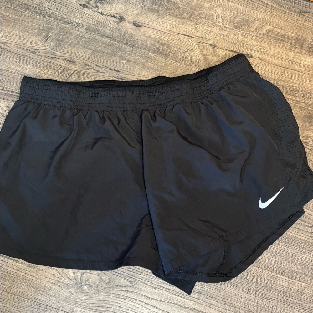Nike Black Athletic Shorts Lightweight Elastic Waist